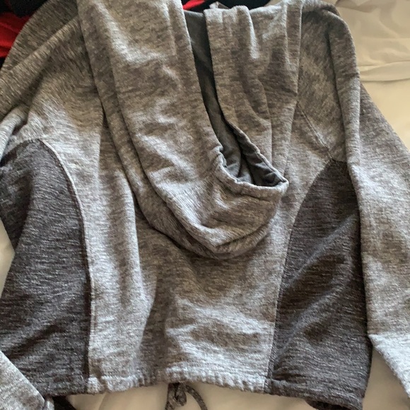 Cropped Garage Sweater - Picture 3 of 3